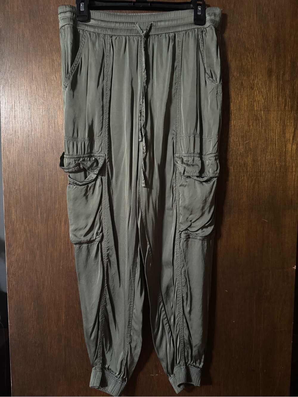 Aerie satin cargo joggers M
